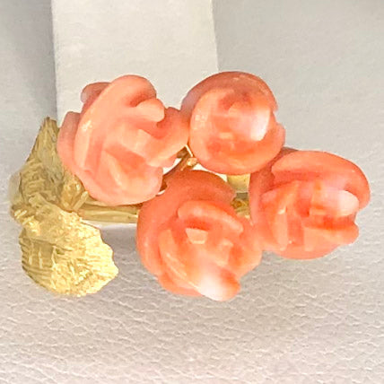 Vintage 18K Yellow Gold  Carved Coral Ring CR0053