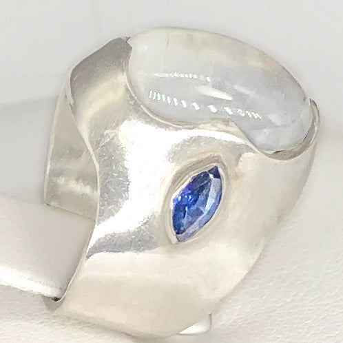 Silver Wide Ring with Gray & Blue Stones CR0057