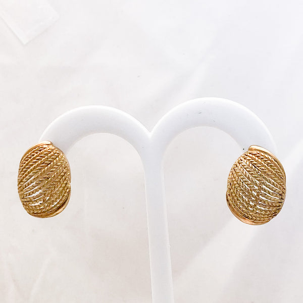 18K Yellow Gold Domed Earrings with Twisted Chain   CE0106