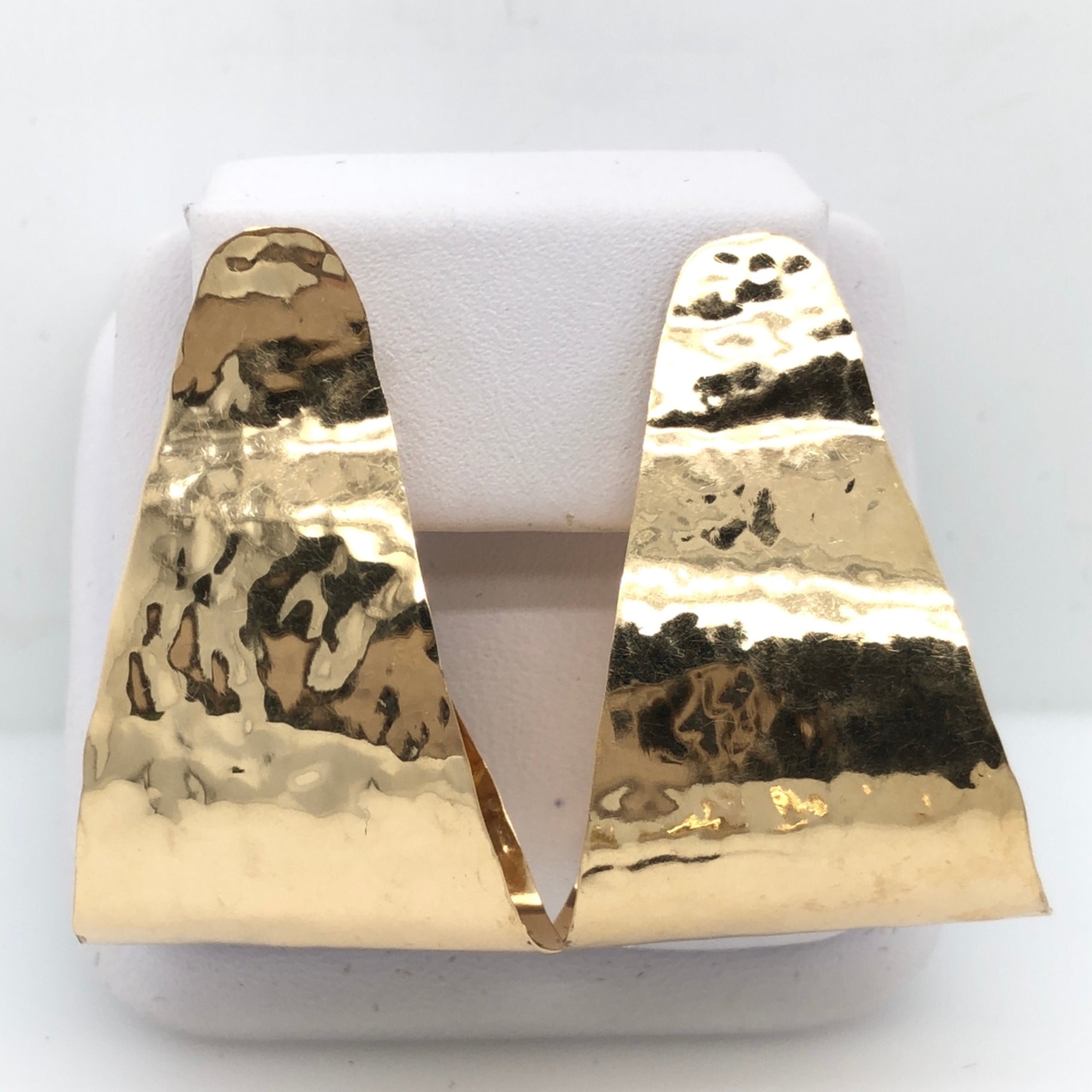 14K Yellow Gold Hammered Triangular Earrings   CE0190