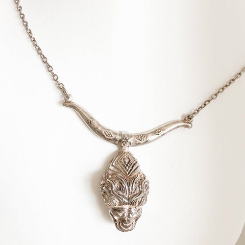 Silver Lion Necklace Silver Plated Chain    CN0053