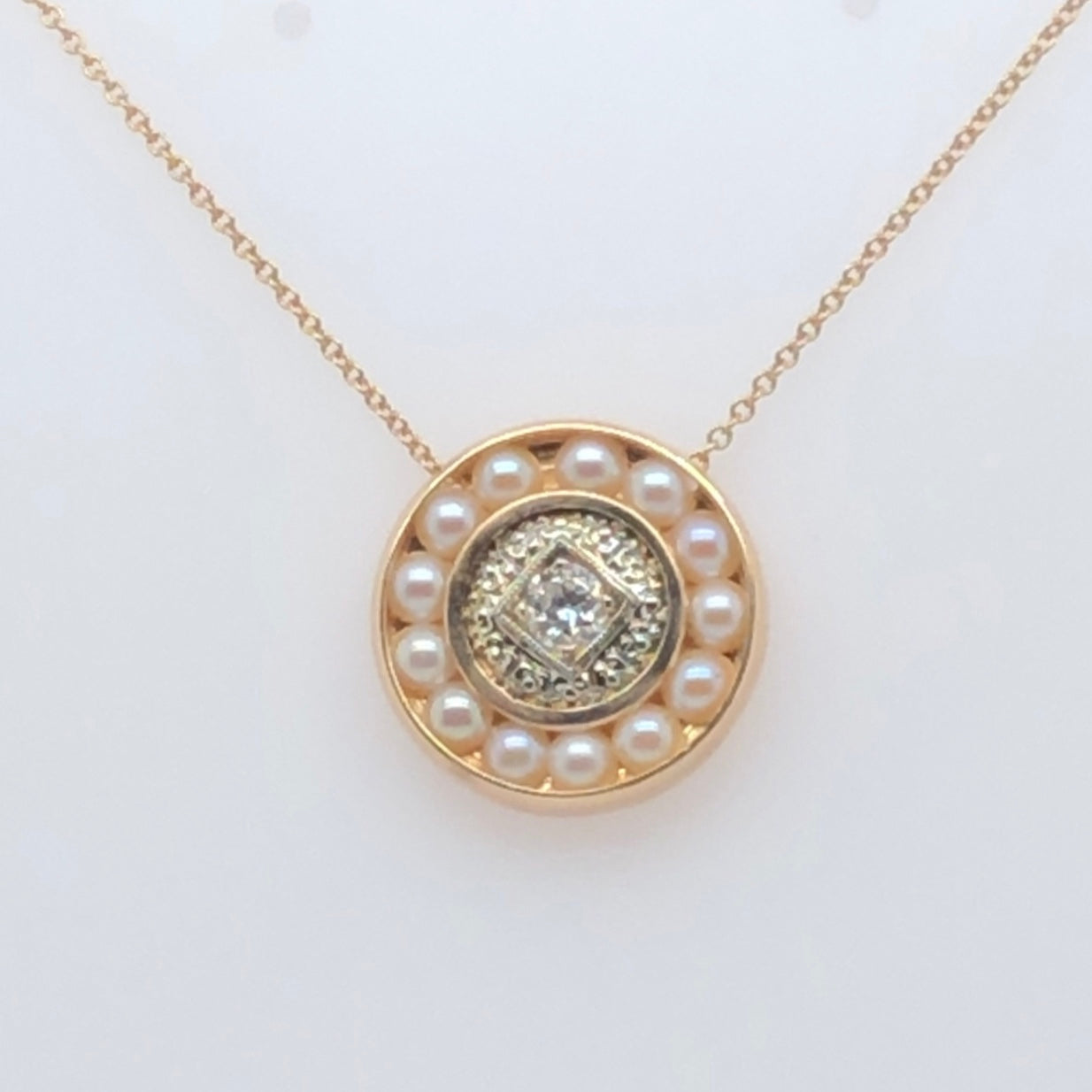 14K Yellow Gold & White Gold Pendant with Center Diamond and Rimmed with Pearls Necklace  SI0096