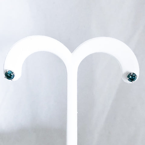 14K White Gold Blue Diamond Stud Earrings   CE0087