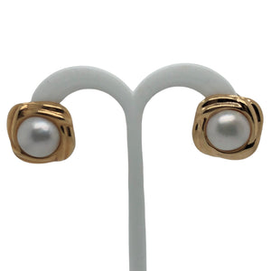 14K Yellow Gold Mabe Pearl Earrings  SI0384
