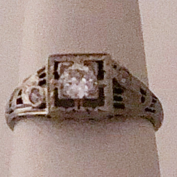 18K White Gold 1930's/1940s Diamond Ring