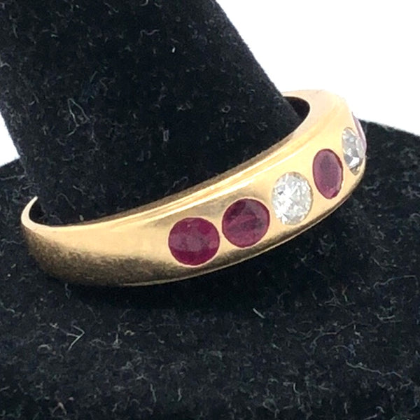 18K Yellow Gold Band Ring with Diamonds and Pink Stones  CR0341