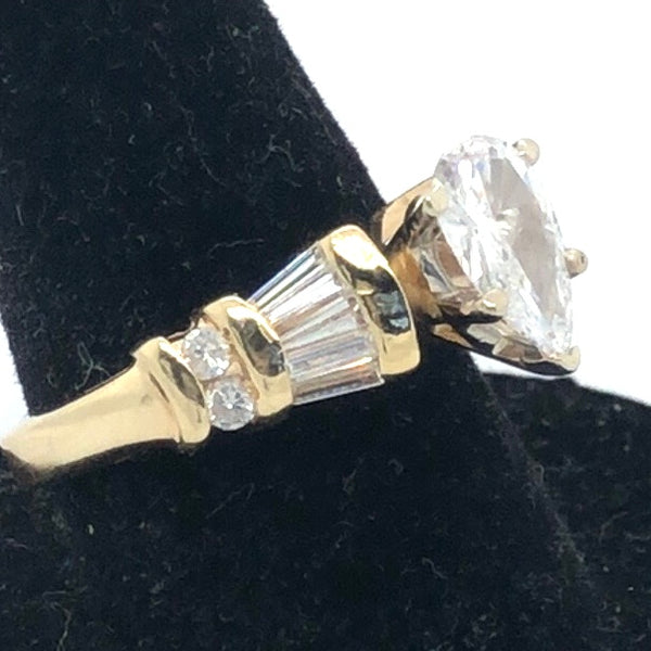 14K Yellow Gold Pear Shaped Diamond and Baguettes Ring  CR0342