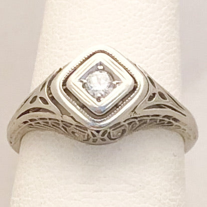 18K White Gold Filigree Ring with Clear Stones   JSI0128