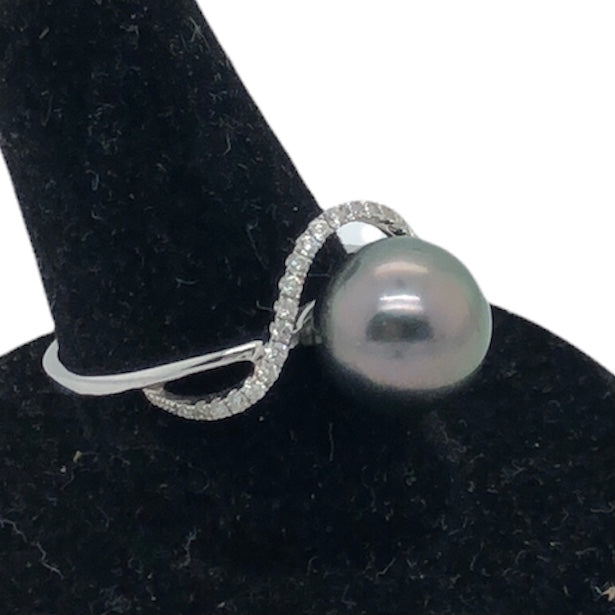 14K White Gold Black Pearl Ring with Diamond Accents  CR0269