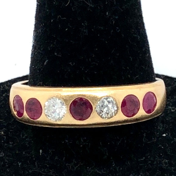 18K Yellow Gold Band Ring with Diamonds and Pink Stones  CR0341