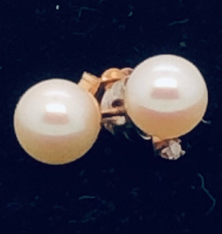 14K Yellow Gold 5.4mm Pearl Stud Earrings with Tiny Diamond   CE0163
