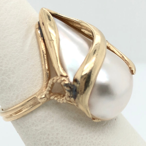 14K Yellow Gold Ring with Teardrop Mabe Pearl  CR0285