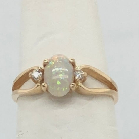 14K Yellow Gold Opal Ring    CR0291